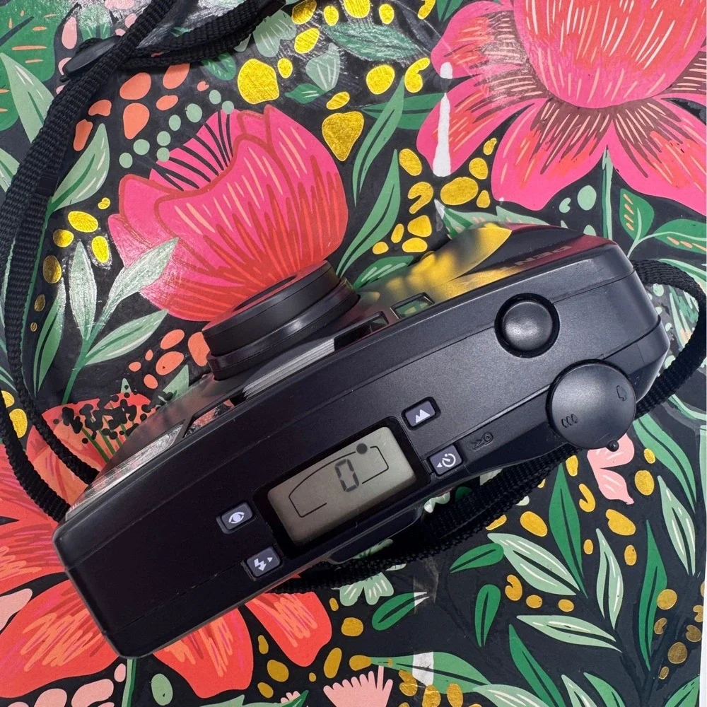 Pentax iqzoom 735